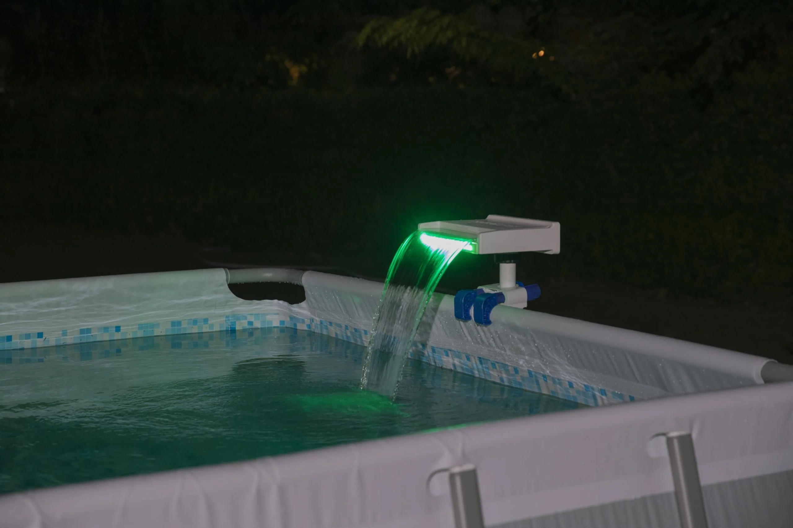 Flowclear™ Pool Wasserfall mit LED-Licht für Stahlrahmen Pools - Image 4